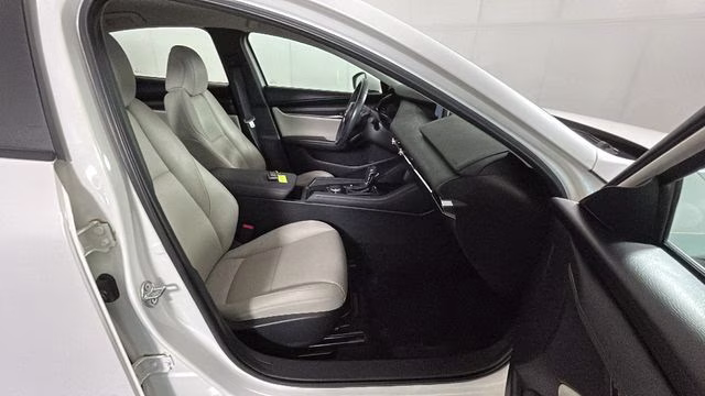 2019 Snowflake White Pearl Mica Mazda Mazda3 Select FWD Sedan