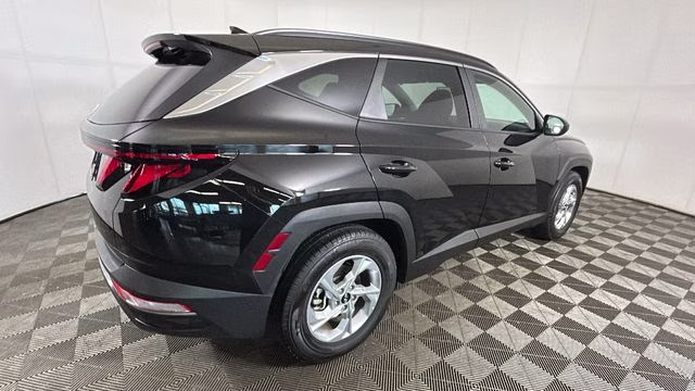 2024 Black Pearl Hyundai Tucson SEL FWD SUV