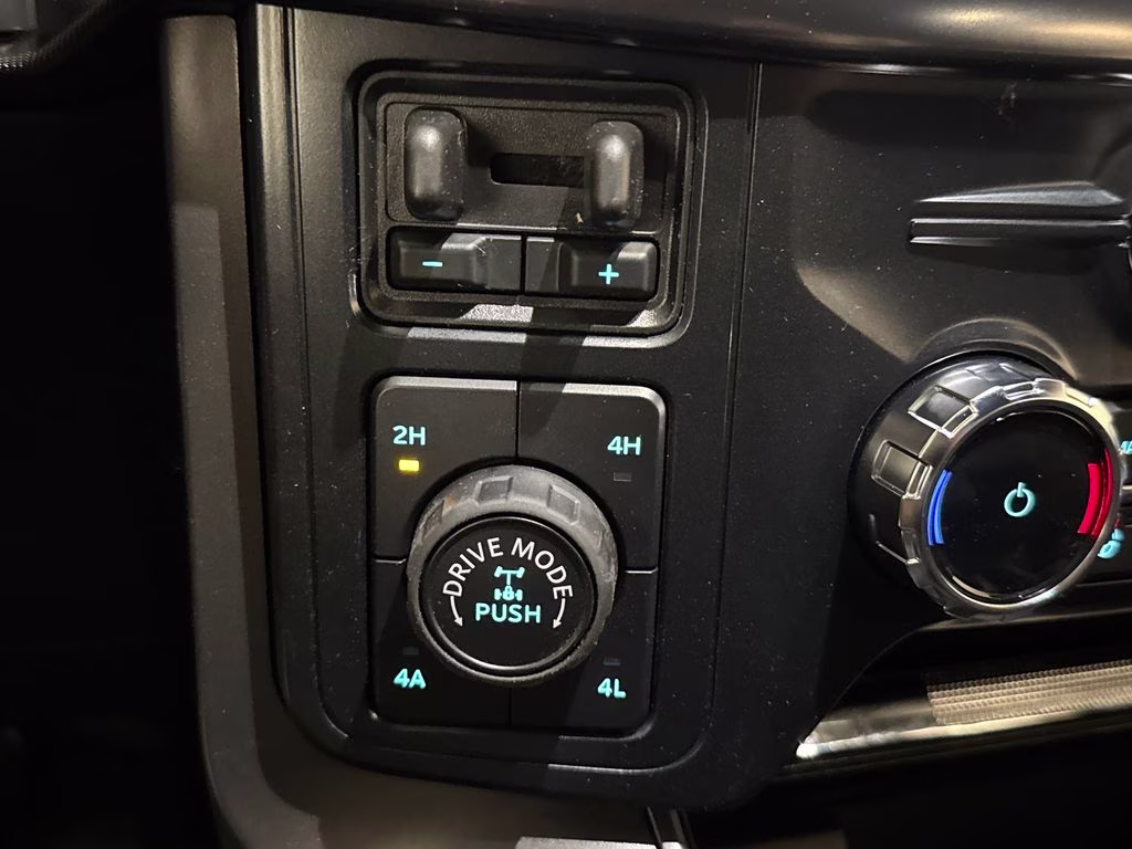 2026 Oxford White Ford F-150 Lariat 4X4 Truck
