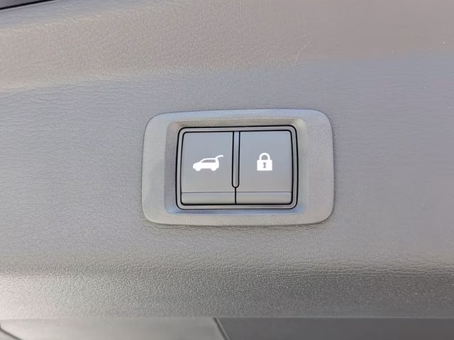 2026 Labrador Black Pearl Mitsubishi Outlander SE FWD SUV
