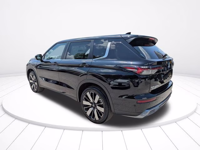 2026 Labrador Black Pearl Mitsubishi Outlander SE FWD SUV