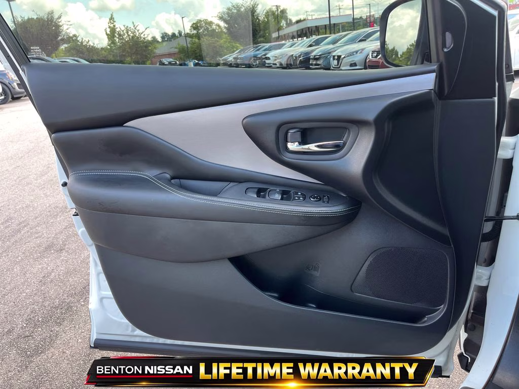 2023 Super Black Nissan Murano SV FWD SUV