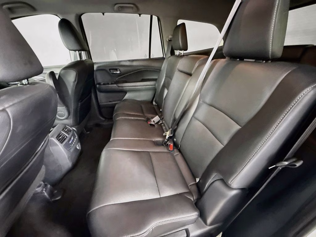 2022 Platinum White Pearl Honda Pilot Special Edition FWD SUV