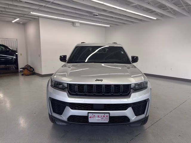 2026 Silver Zynith Jeep Grand Cherokee L Altitude 4X4 SUV