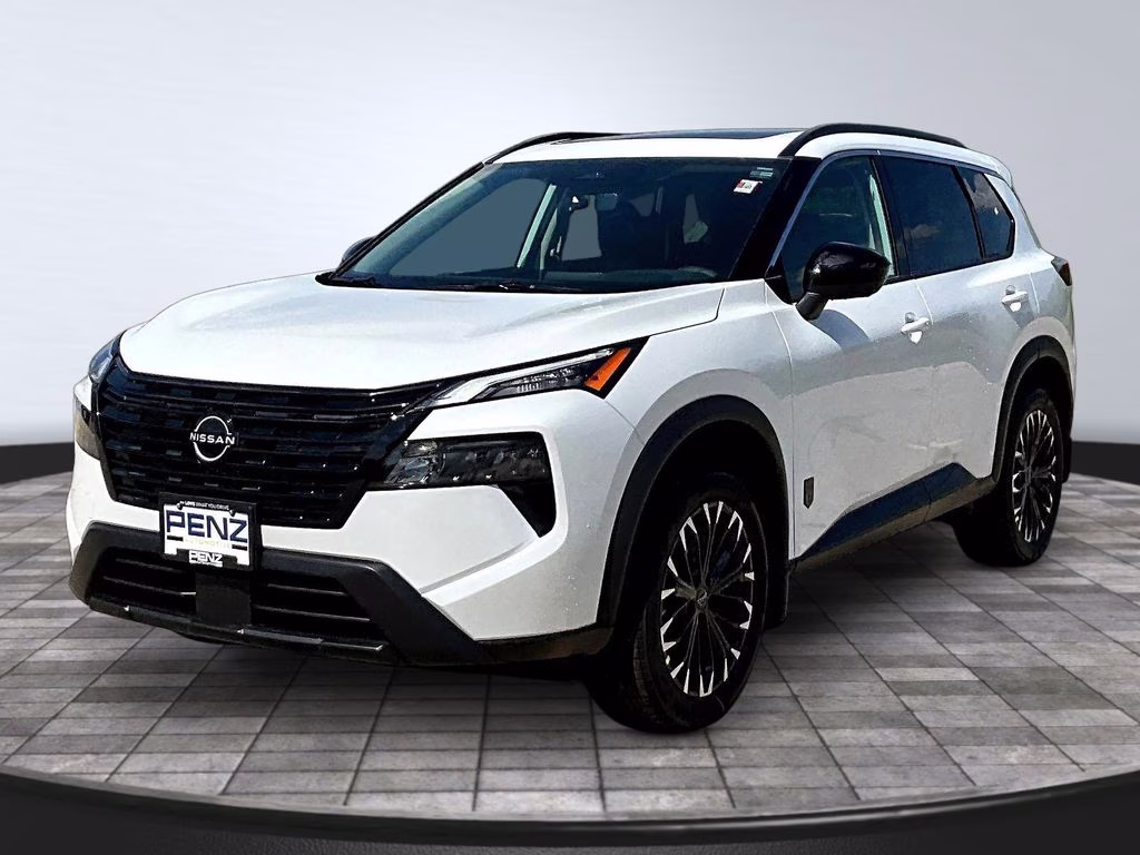 2026 Everest White Pearl Tricoat Nissan Rogue Dark Armor AWD SUV
