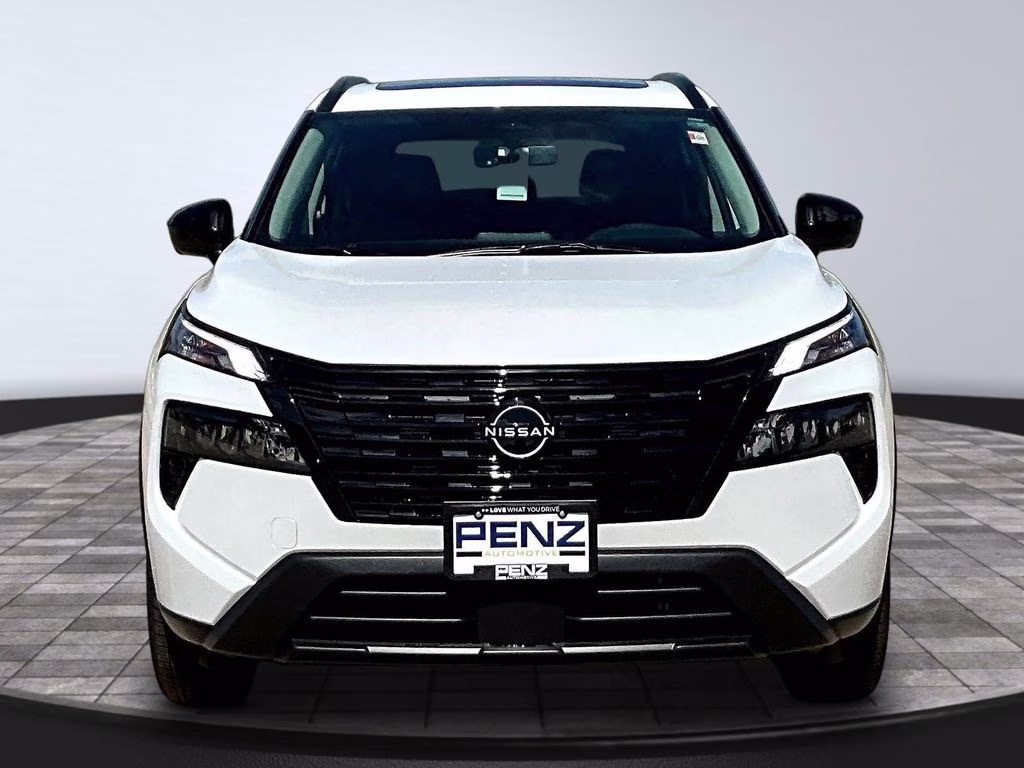 2026 Everest White Pearl Tricoat Nissan Rogue Dark Armor AWD SUV
