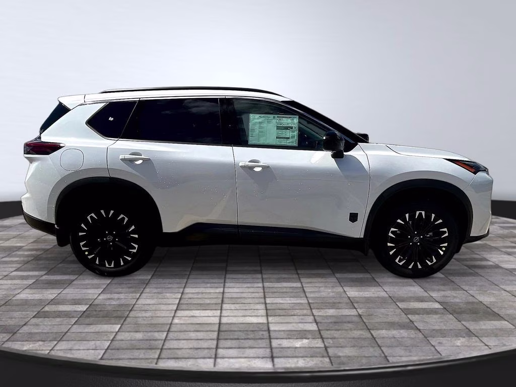 2026 Everest White Pearl Tricoat Nissan Rogue Dark Armor AWD SUV