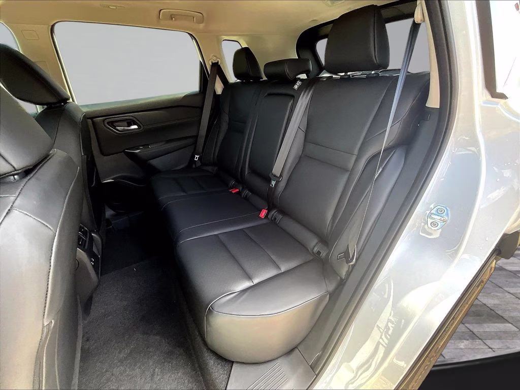 2026 Everest White Pearl Tricoat Nissan Rogue Dark Armor AWD SUV