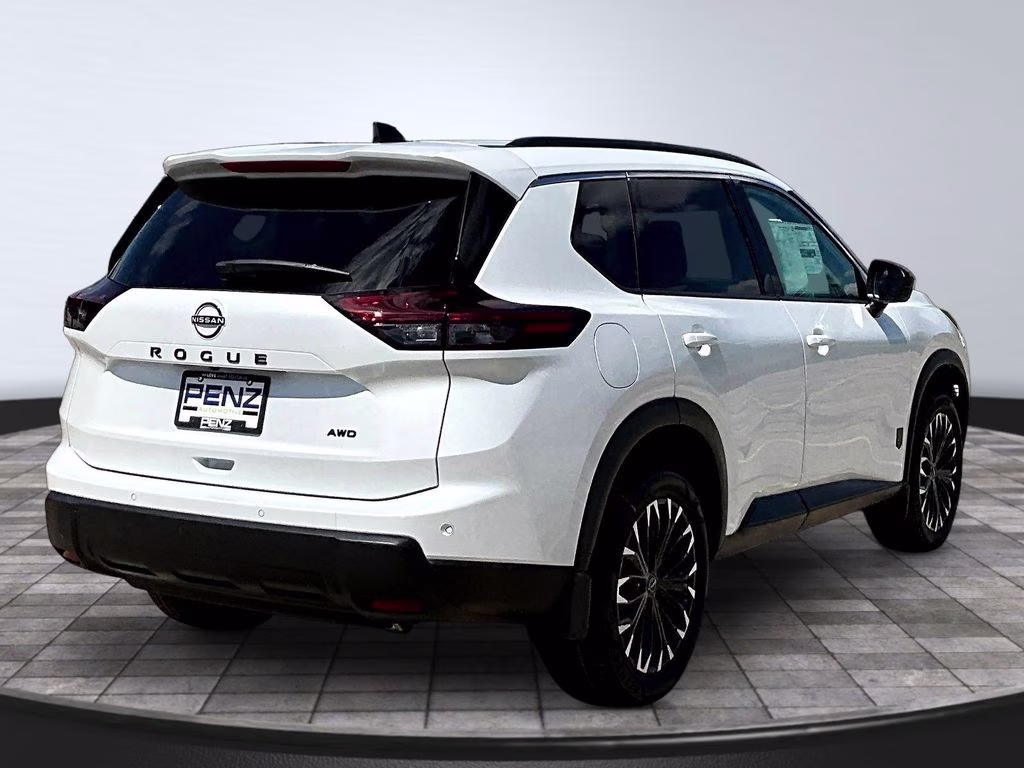 2026 Everest White Pearl Tricoat Nissan Rogue Dark Armor AWD SUV