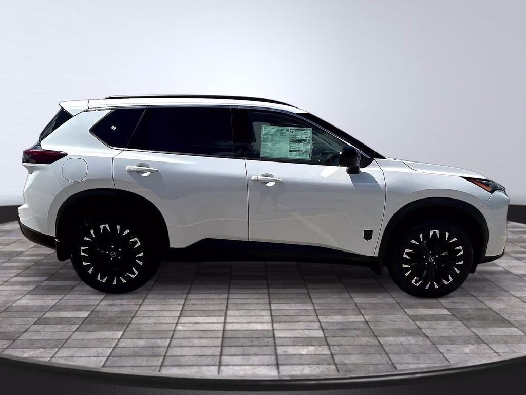 2026 Everest White Pearl Tricoat Nissan Rogue Dark Armor AWD SUV
