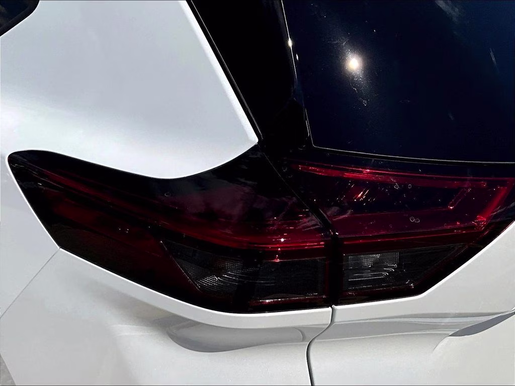2026 Everest White Pearl Tricoat Nissan Rogue Dark Armor AWD SUV