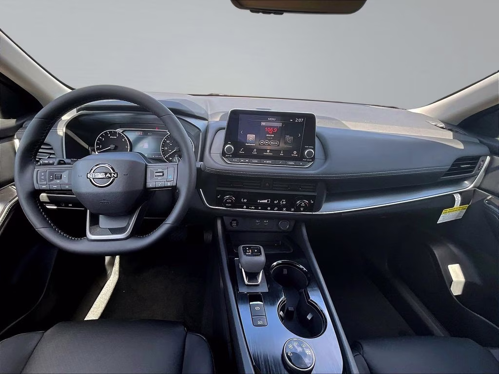 2026 Everest White Pearl Tricoat Nissan Rogue Dark Armor AWD SUV