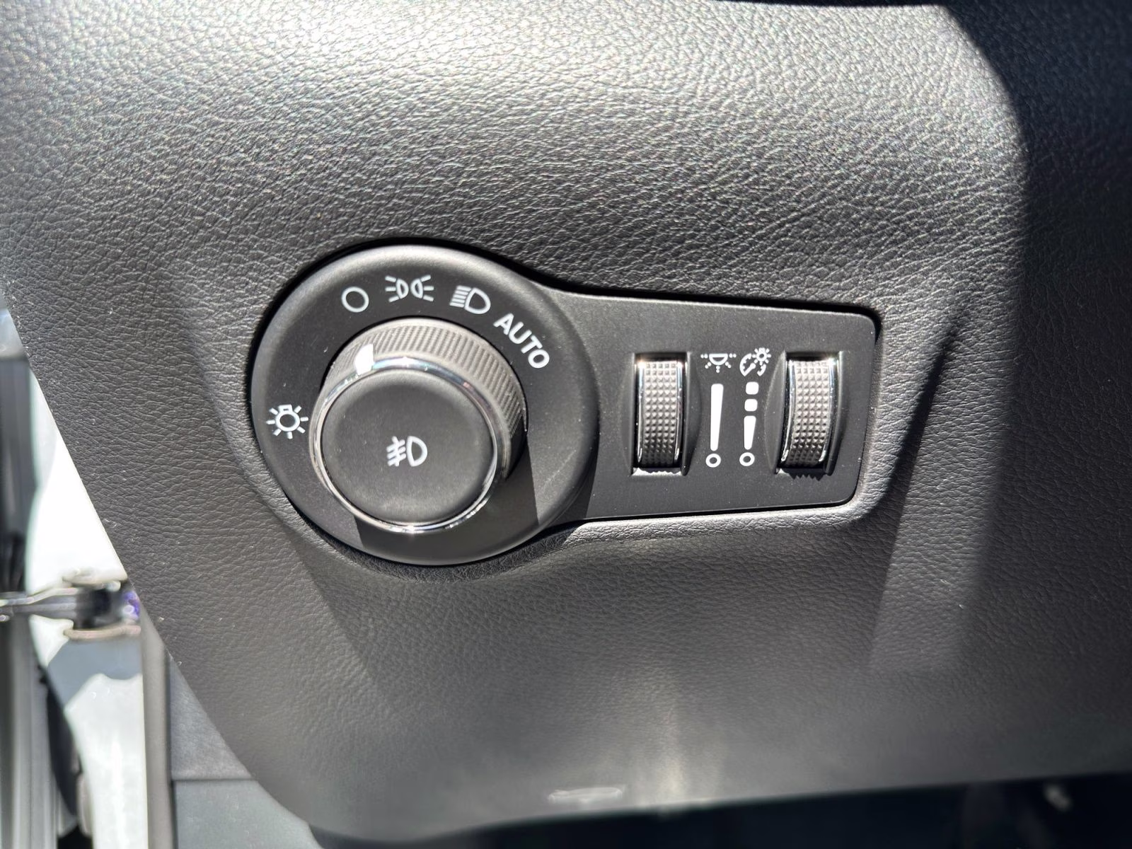 2026 Silver Zynith Metallic Clearcoat Jeep Compass 4X4 SUV