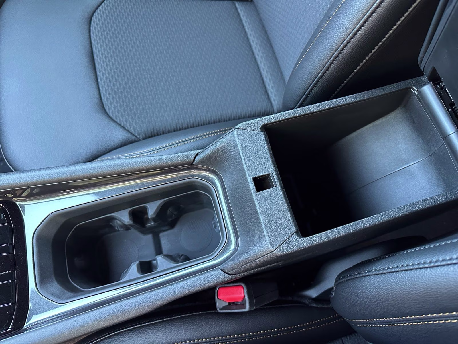 2026 Silver Zynith Metallic Clearcoat Jeep Compass 4X4 SUV