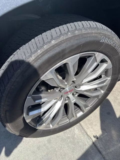 2022 Satin Steel Metallic GMC Yukon SLT 4X4 SUV