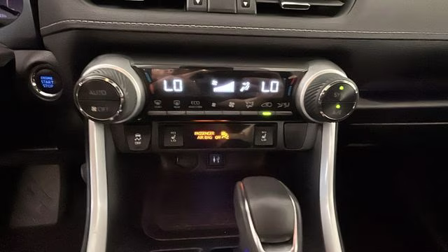 2019 Blizzard Pearl Toyota RAV4 Limited AWD SUV