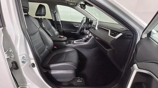 2019 Blizzard Pearl Toyota RAV4 Limited AWD SUV
