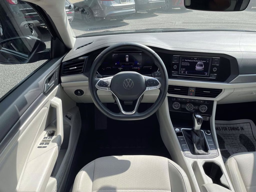 2024 Deep Black Pearl Volkswagen Jetta 1.5T SE FWD Sedan