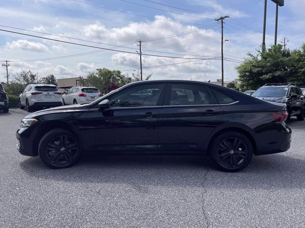 2024 Deep Black Pearl Volkswagen Jetta 1.5T SE FWD Sedan