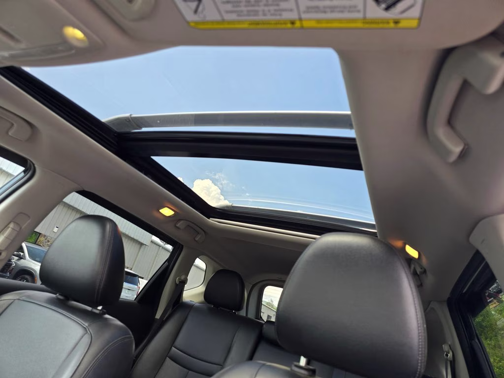 2017 Magnetic Black Nissan Rogue SL AWD SUV