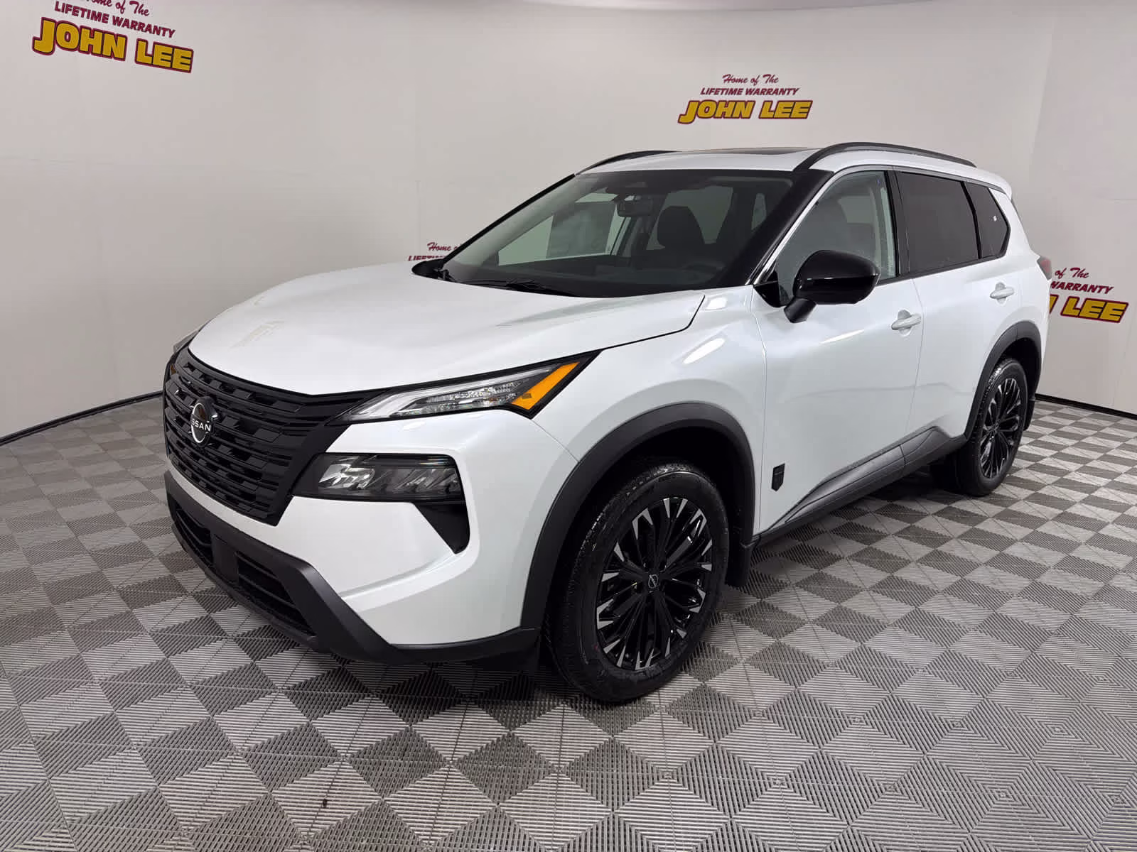 2026 Everest White Pearl Tricoat Nissan Rogue Dark Armor FWD SUV