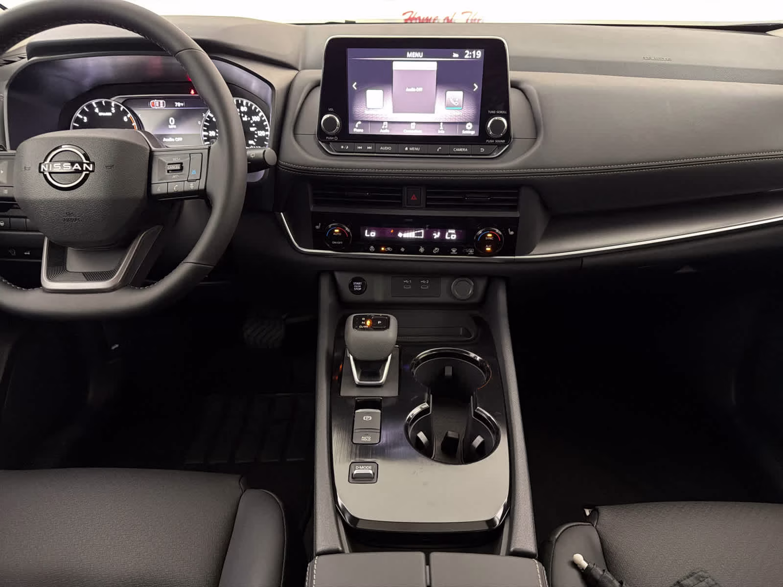 2026 Everest White Pearl Tricoat Nissan Rogue Dark Armor FWD SUV