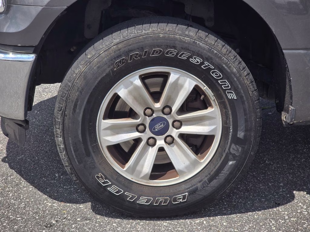 2016 Magnetic Metallic Ford F-150 XLT 4X4 Truck