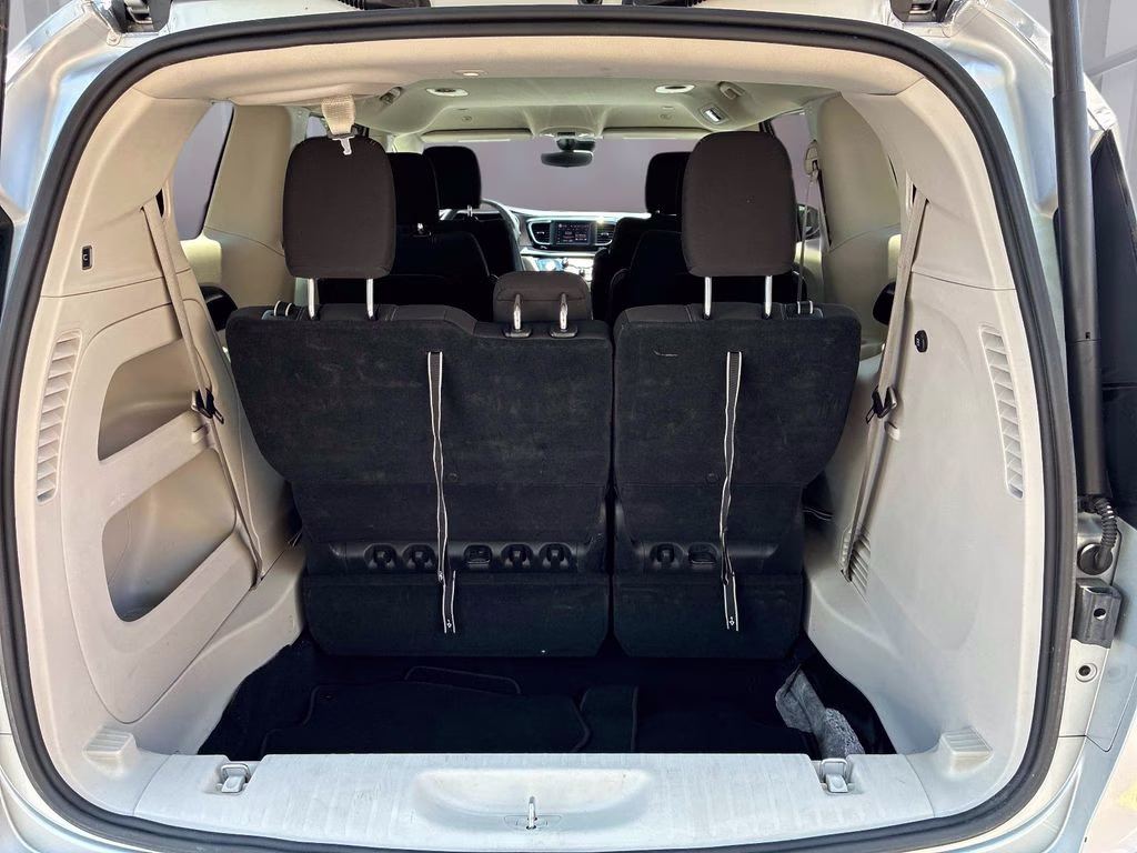 2023 Silver Mist Clearcoat Chrysler Voyager LX FWD Van