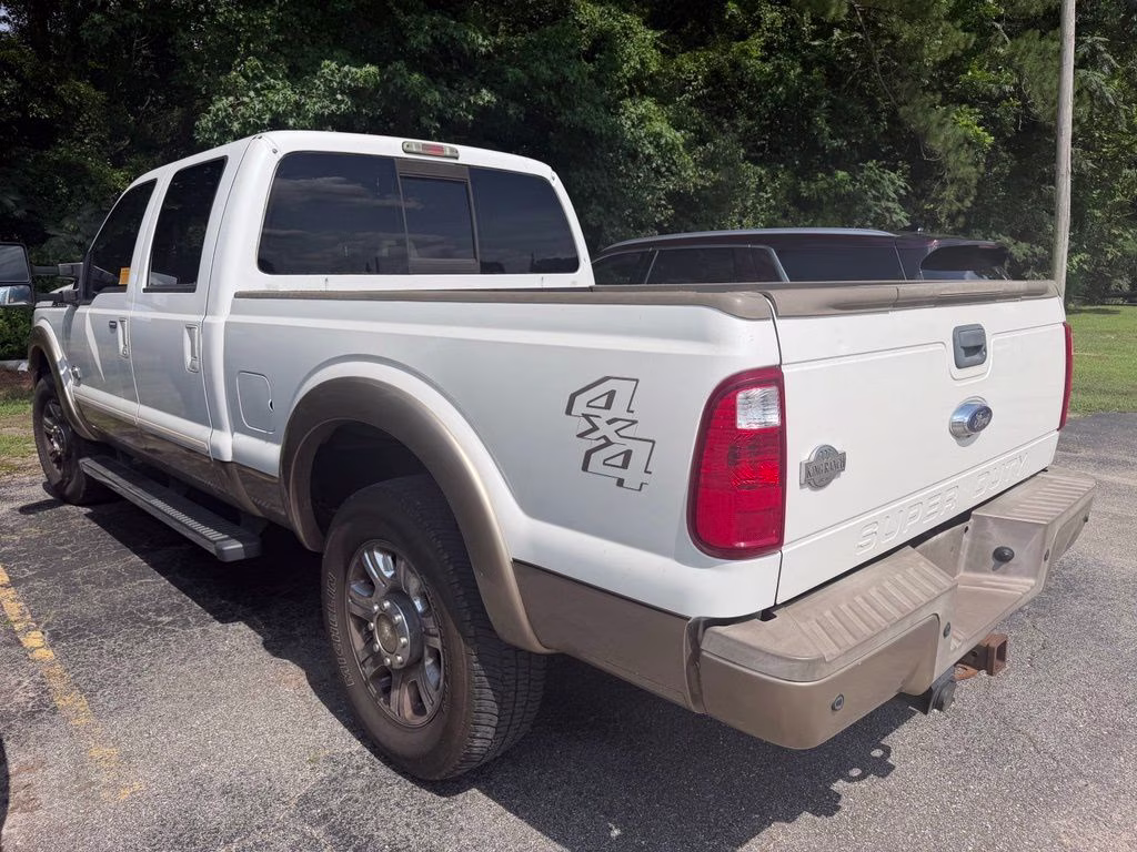 2014 White Platinum Clearcoat Metallic Ford Super Duty F-250 SRW King Ranch 4X4 Truck