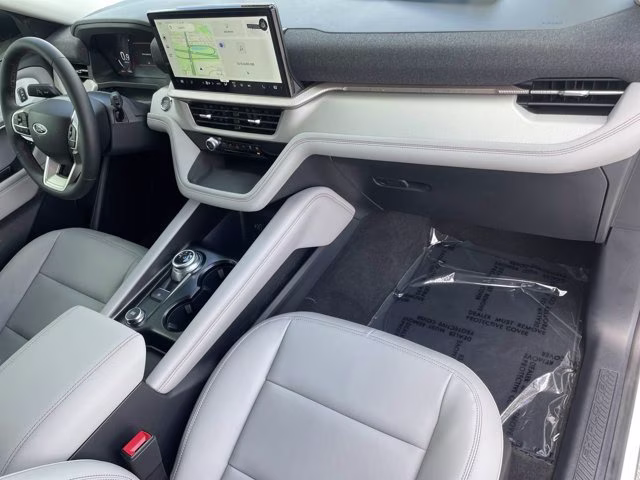 2026 Star White Metallic Tri-Coat Ford Explorer Active 4X4 SUV