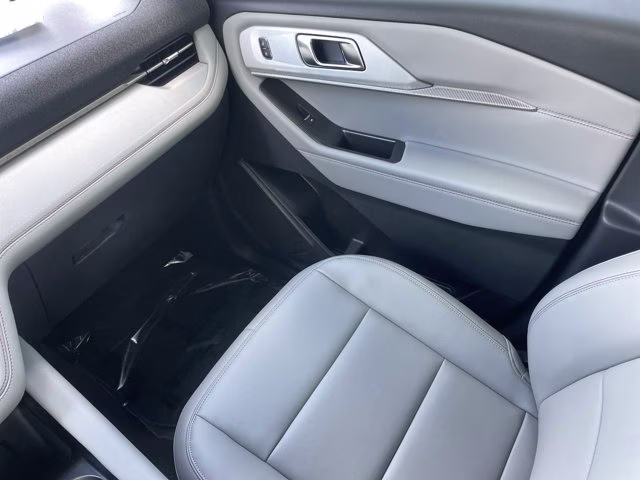 2026 Star White Metallic Tri-Coat Ford Explorer Active 4X4 SUV