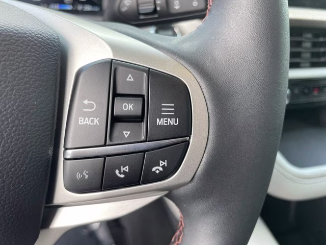 2026 Star White Metallic Tri-Coat Ford Explorer Active 4X4 SUV