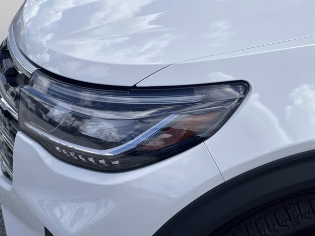 2026 Star White Metallic Tri-Coat Ford Explorer Active 4X4 SUV
