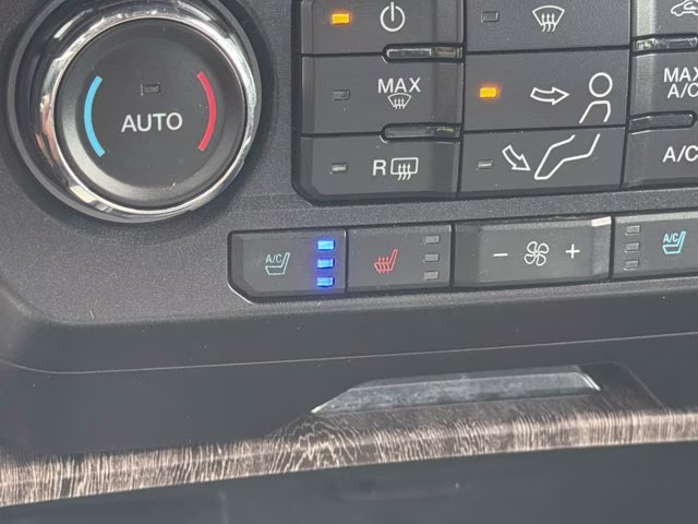 2019 Ingot Silver Ford Super Duty F-350 SRW Lariat 4X4 Truck