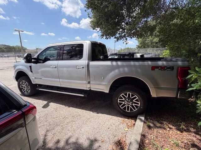 2019 Ingot Silver Ford Super Duty F-350 SRW Lariat 4X4 Truck