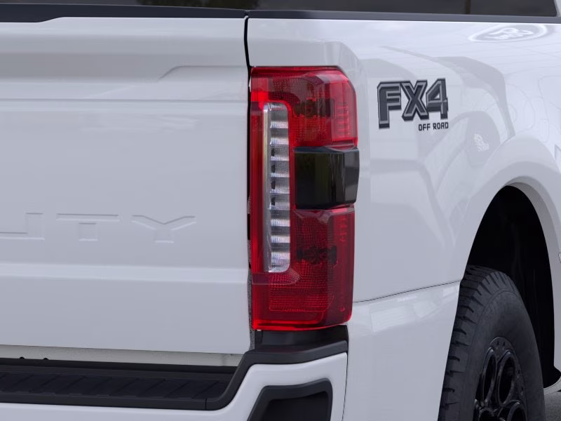 2026 Oxford White Ford Super Duty F-250 SRW Lariat 4X4 Truck