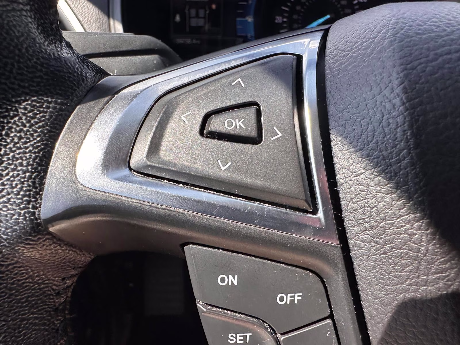2023 Iconic Silver Metallic Ford Edge SEL AWD AWD SUV