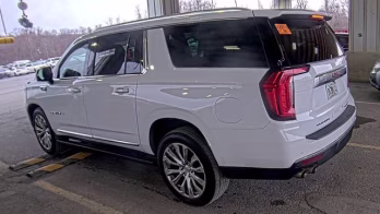 2023 Summit White GMC Yukon XL Denali RWD SUV