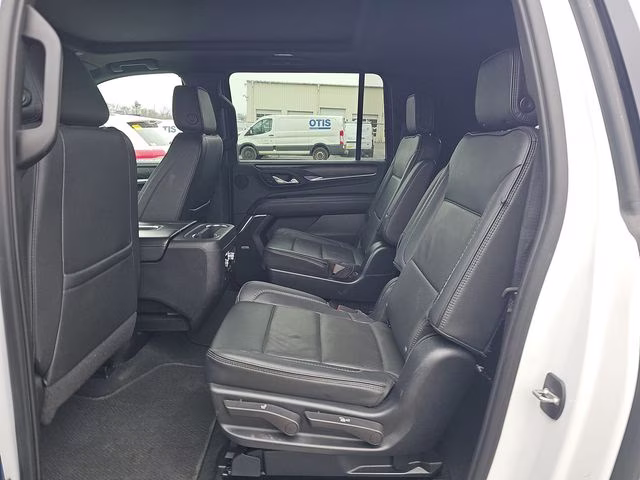 2023 Summit White GMC Yukon XL Denali RWD SUV