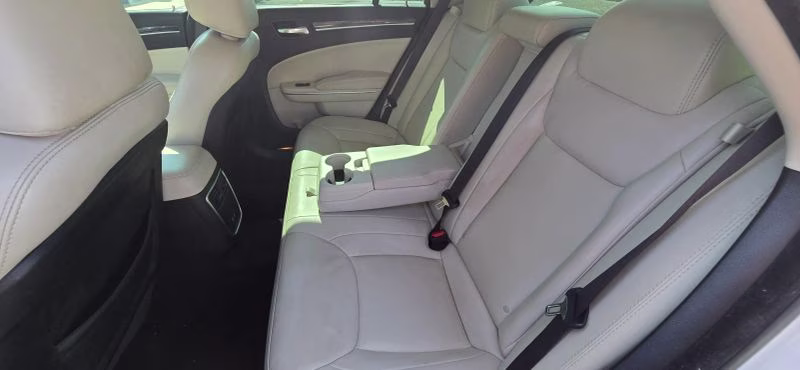 2019 Chrysler 300 300 Touring L Sedan 4D RWD