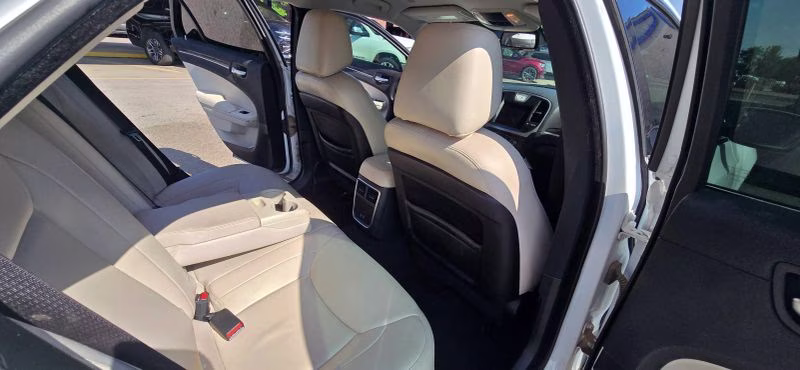 2019 Chrysler 300 300 Touring L Sedan 4D RWD