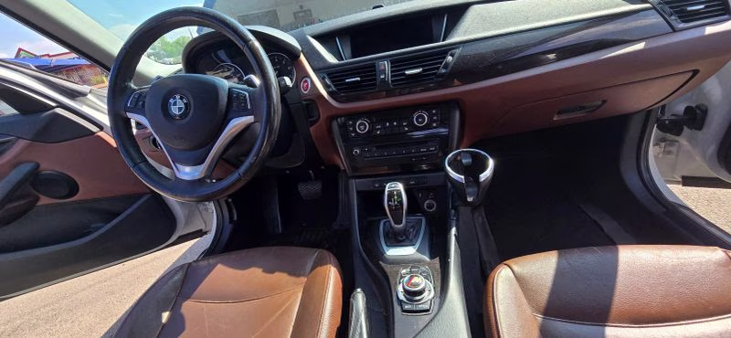 2014 White BMW X1 sDrive28i Sport Utility 4D RWD