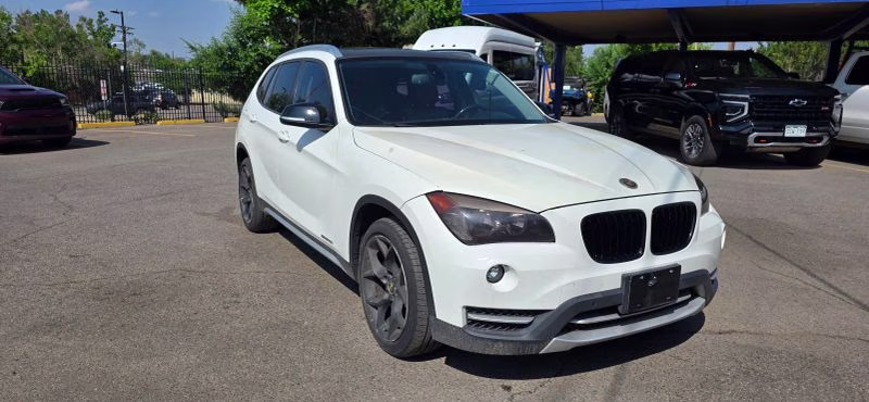 2014 White BMW X1 sDrive28i Sport Utility 4D RWD