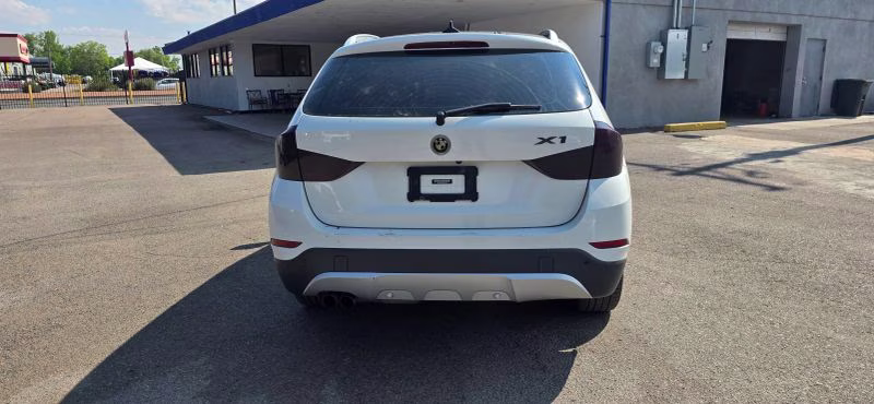 2014 White BMW X1 sDrive28i Sport Utility 4D RWD