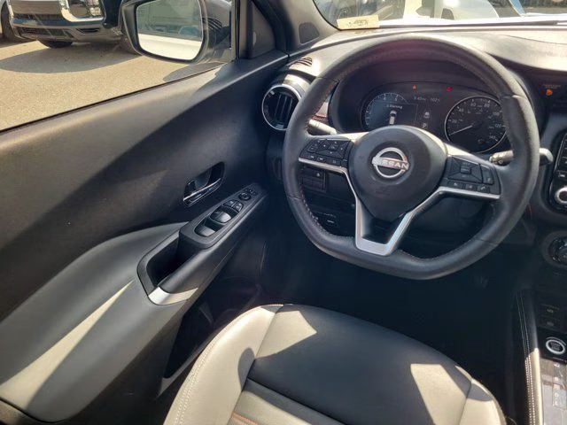 2024 Aspen White/Super Black Nissan Kicks SR FWD SUV