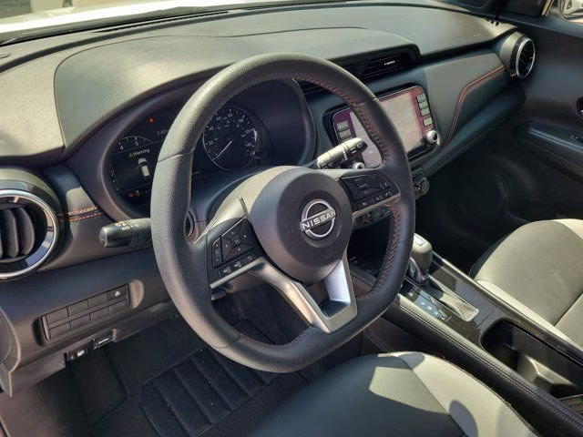 2024 Aspen White/Super Black Nissan Kicks SR FWD SUV