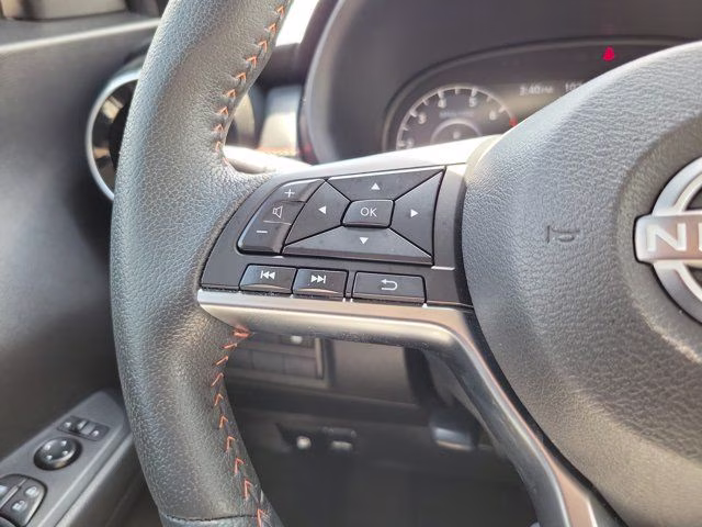 2024 Aspen White/Super Black Nissan Kicks SR FWD SUV