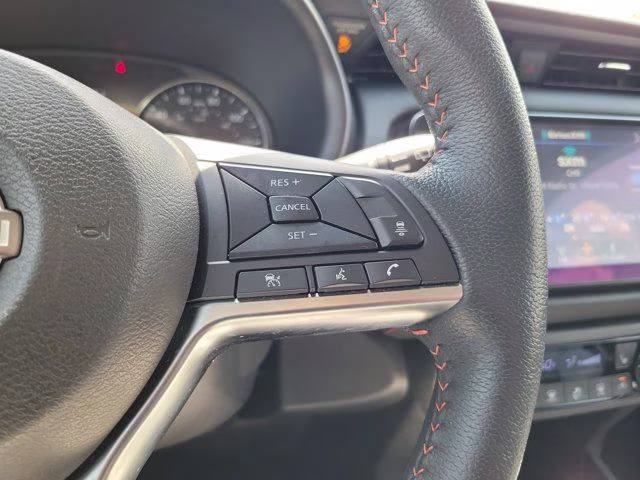 2024 Aspen White/Super Black Nissan Kicks SR FWD SUV
