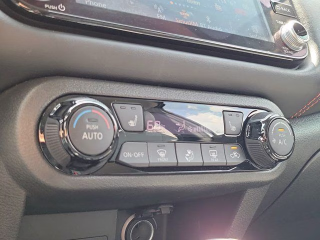 2024 Aspen White/Super Black Nissan Kicks SR FWD SUV
