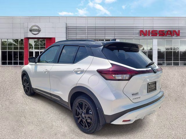 2024 Aspen White/Super Black Nissan Kicks SR FWD SUV